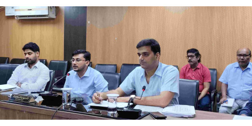तिरहुत स्नातक निर्वाचन क्षेत्र की निर्वाचक सूची की तैयारी पर जिलाधिकारी की सख्त नजर